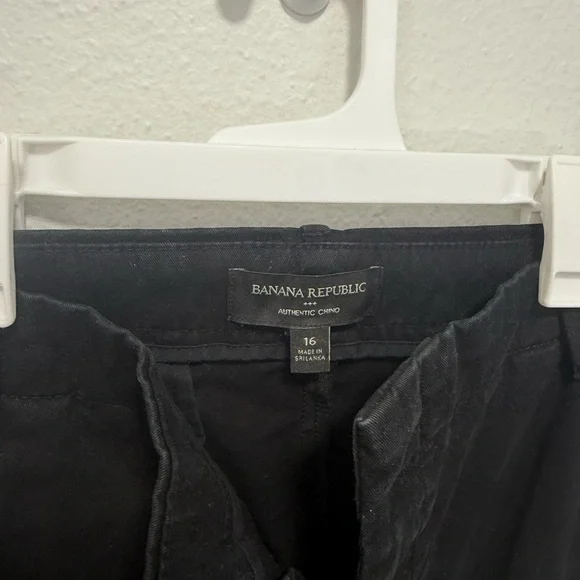 Banana Republic Black Chino Plus Size High Waisted Shorts Size 16 - Picture 3 of 4